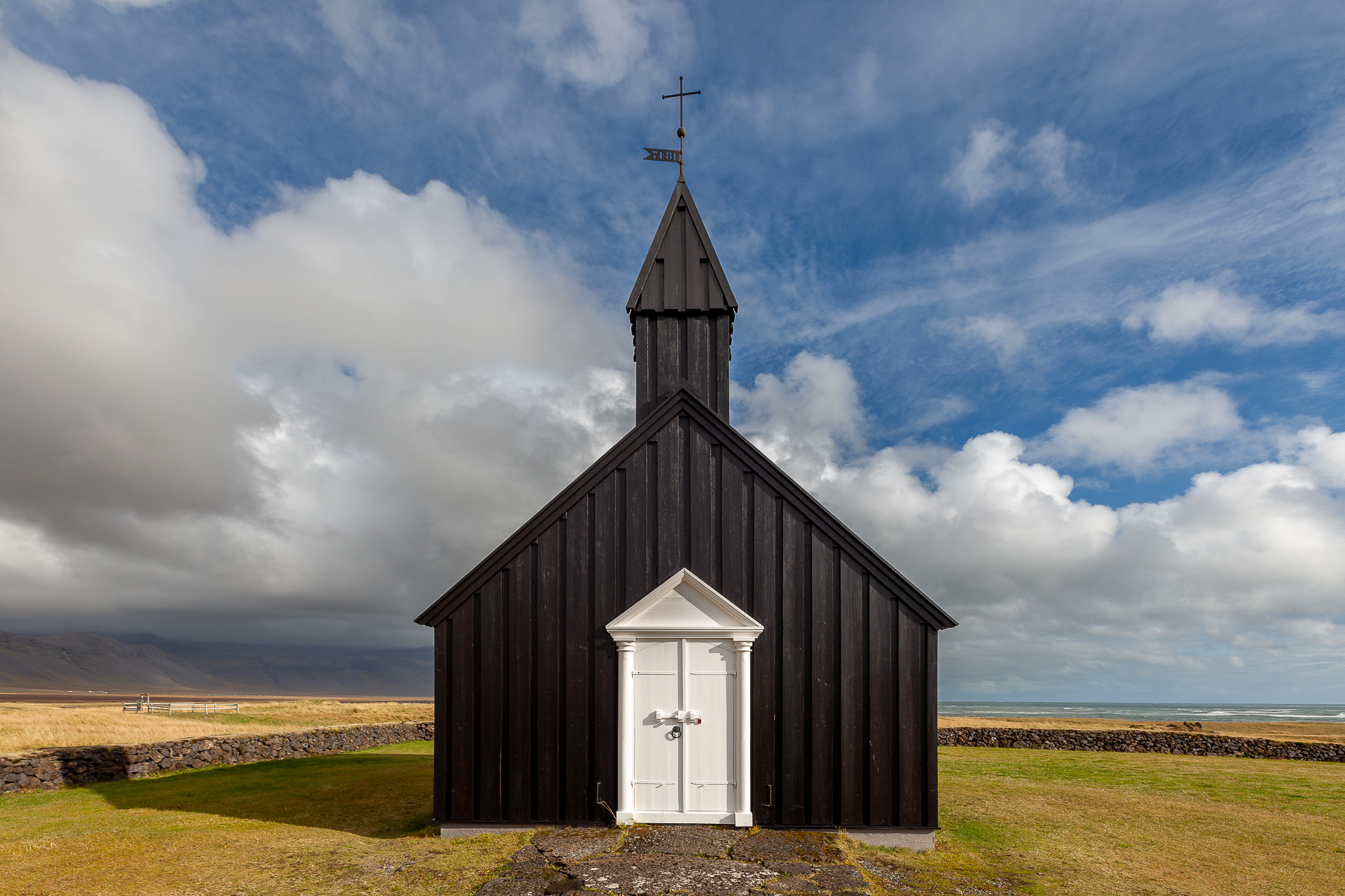 Будирская Чёрная Церковь. Фото: © Александр Трофимов. 2009